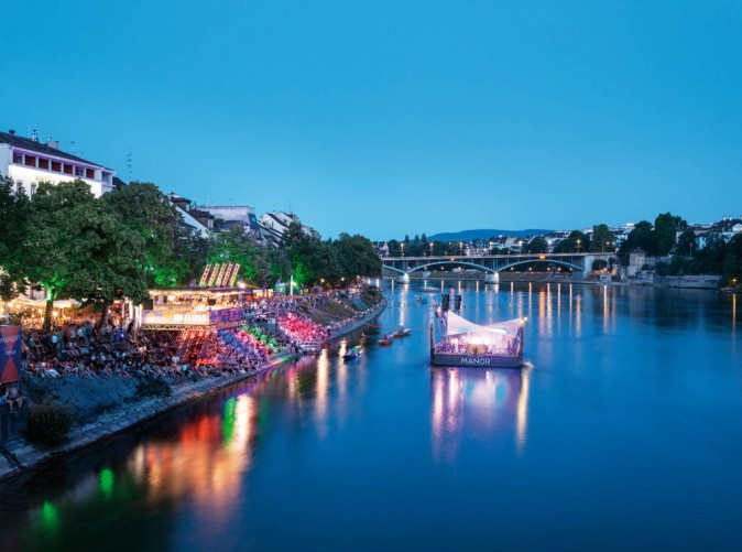 Kulturfloss im Fluss_(c) Basel Tourismus